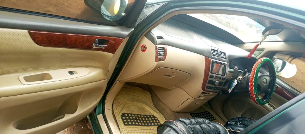 Toyota ipsum seven seater